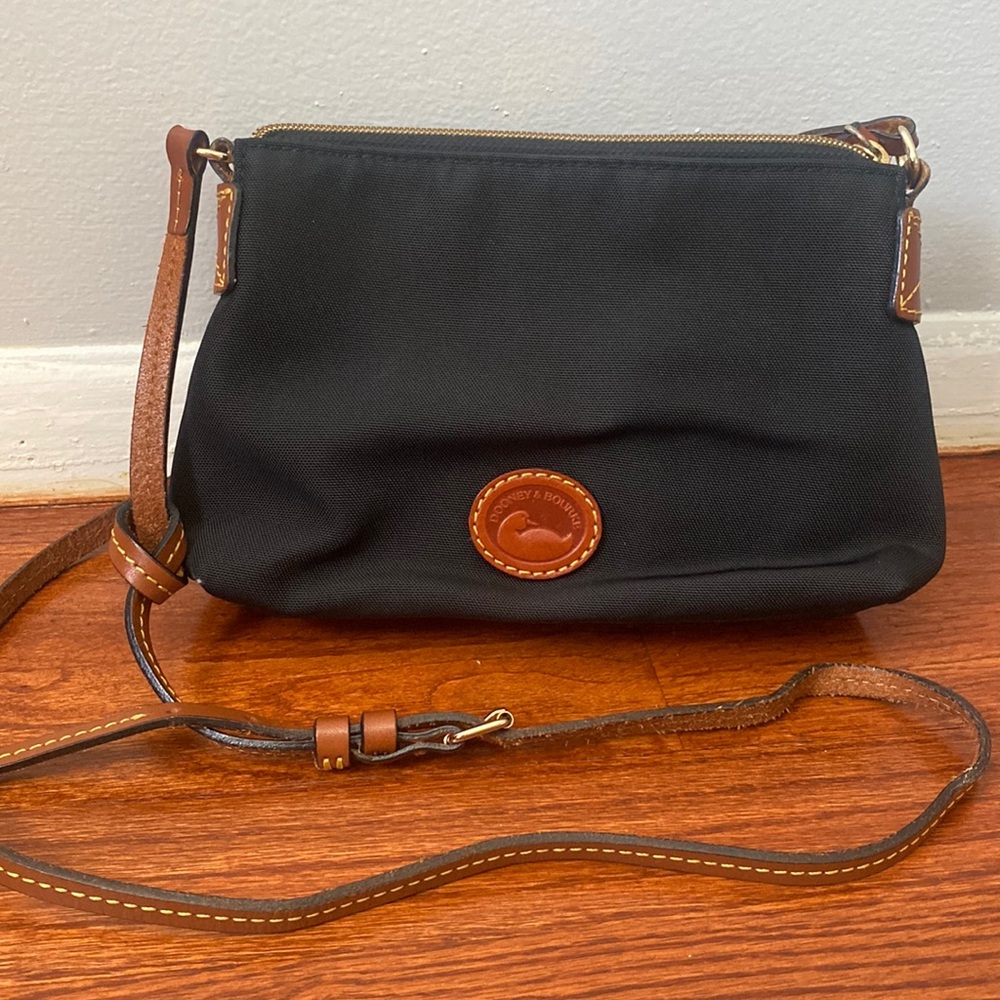 Dooney & Bourke black crossbody bag